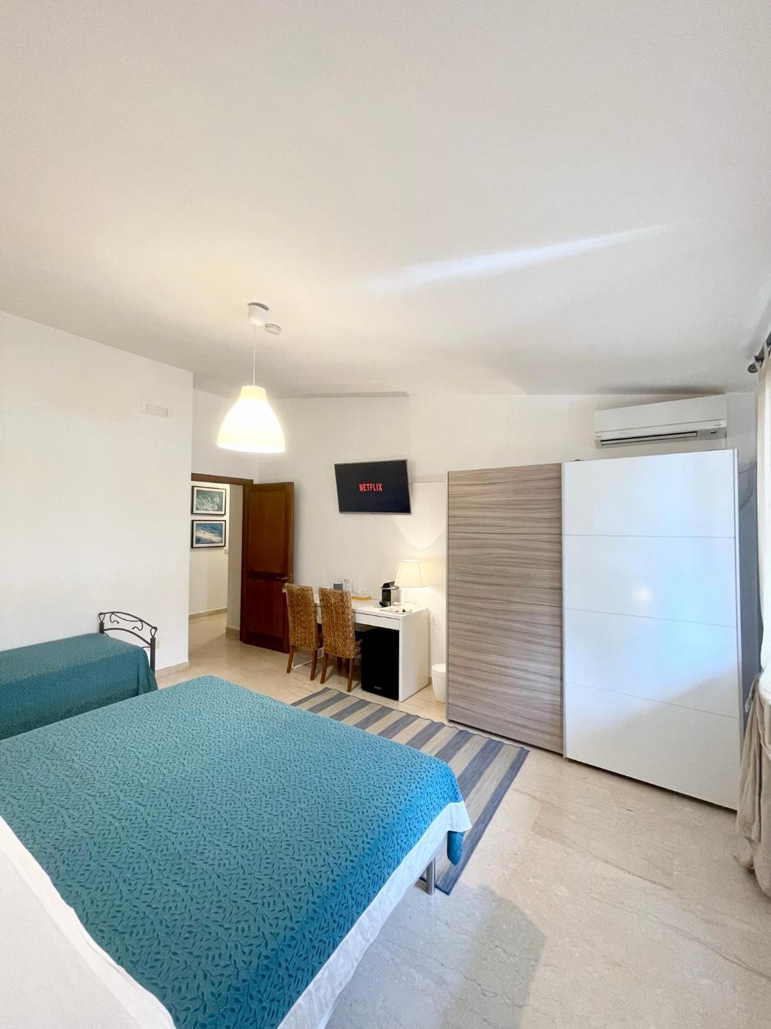 B&B Le Saline Taranto Exterior photo